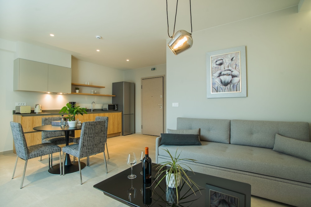 

Verona - Elounda - CELINE LUXURY APARTMENTS & SUITES