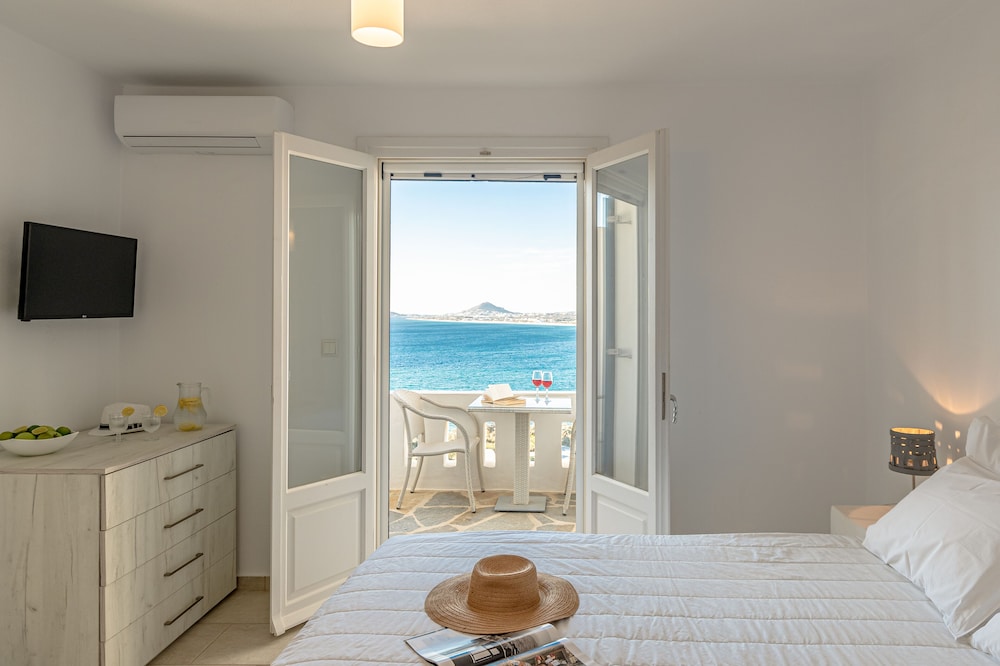 

Genova - Pirgaki - Apricot and Sea Luxury Villas