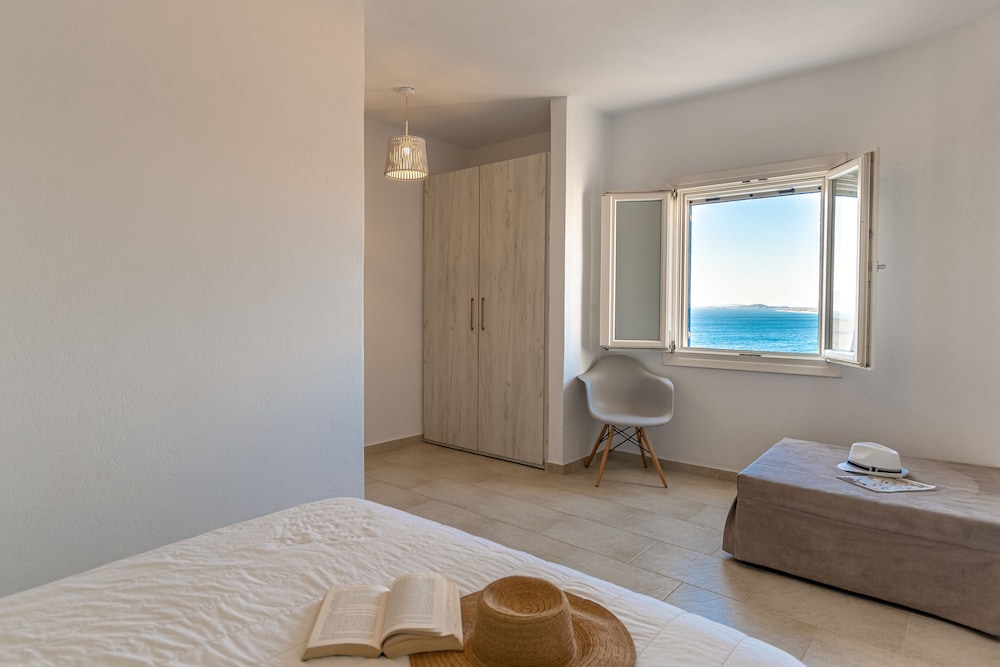 

Milano - Pirgaki - Apricot and Sea Luxury Villas