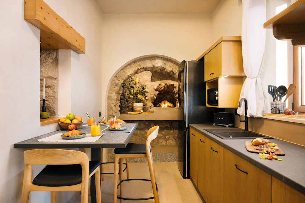 

Roma - Plakias - Mirthea Suites