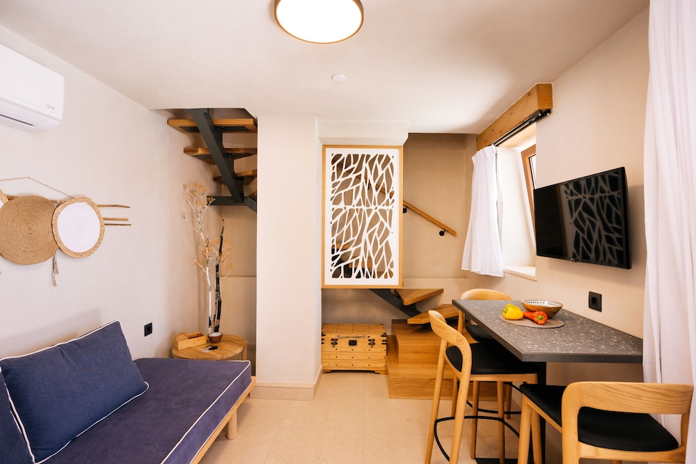 

Bologna - Plakias - Mirthea Suites