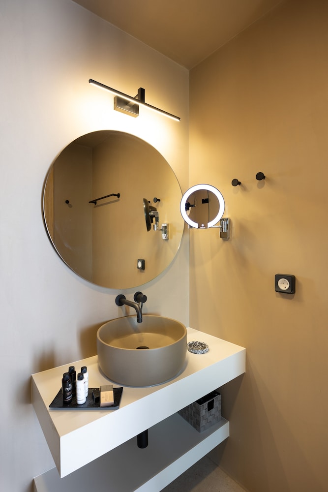 

Verona - Agios Vasileios - Mirthea Suites