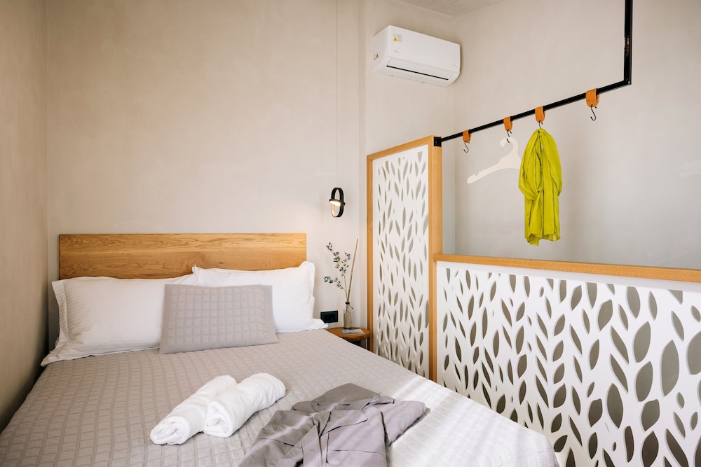 

Bologna - Plakias - Mirthea Suites
