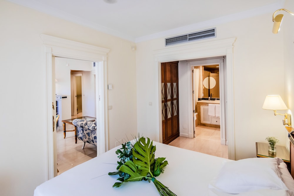

Napoli - Nueva Andalucia - Guadalpin Suites