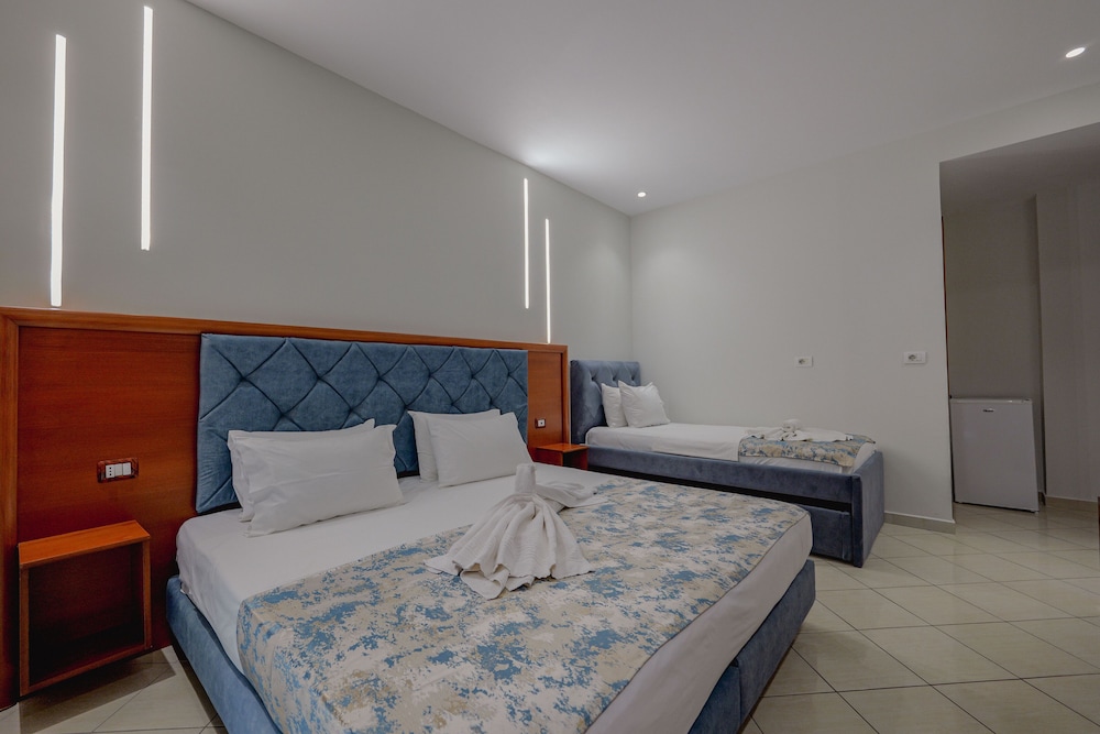 

Bari - Ksamil - Divo Palace Hotel