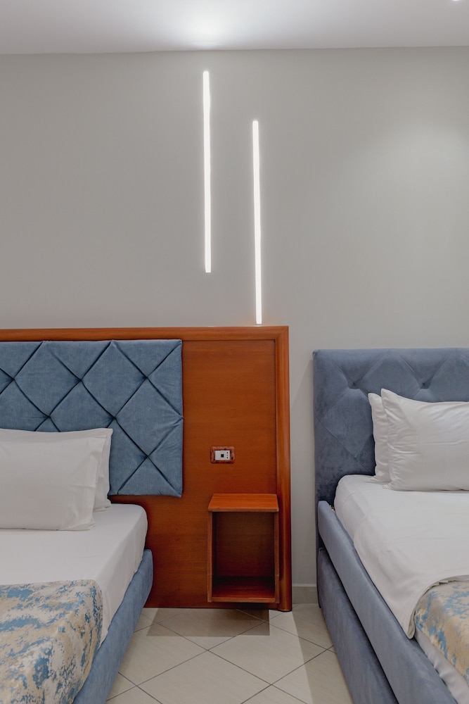 

Torino - Ksamil - Divo Palace Hotel