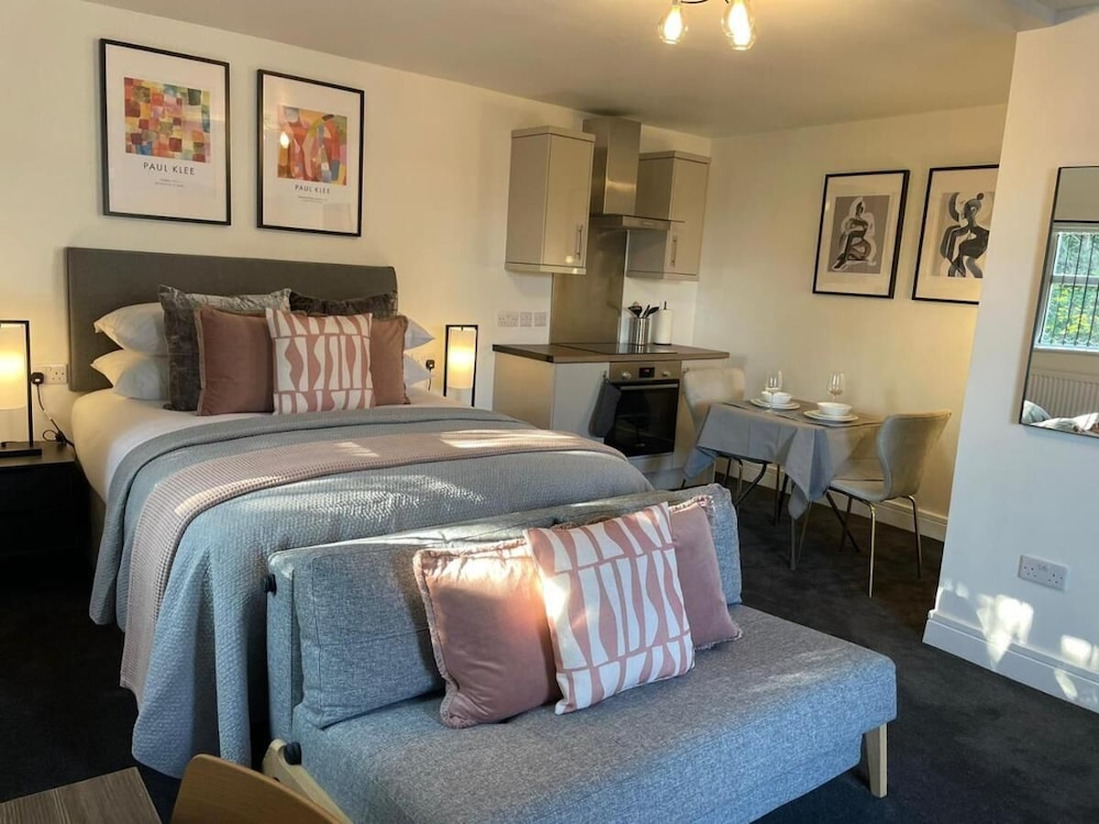 

Venezia - Dudley - The Woden Boutique Hotel Walsall M6 J9