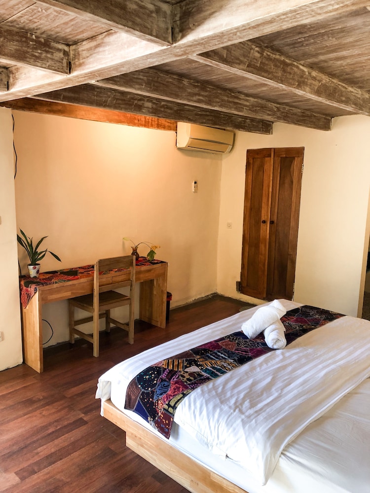 

Napoli - Nusa Dua - Bali - Tree House Lodge