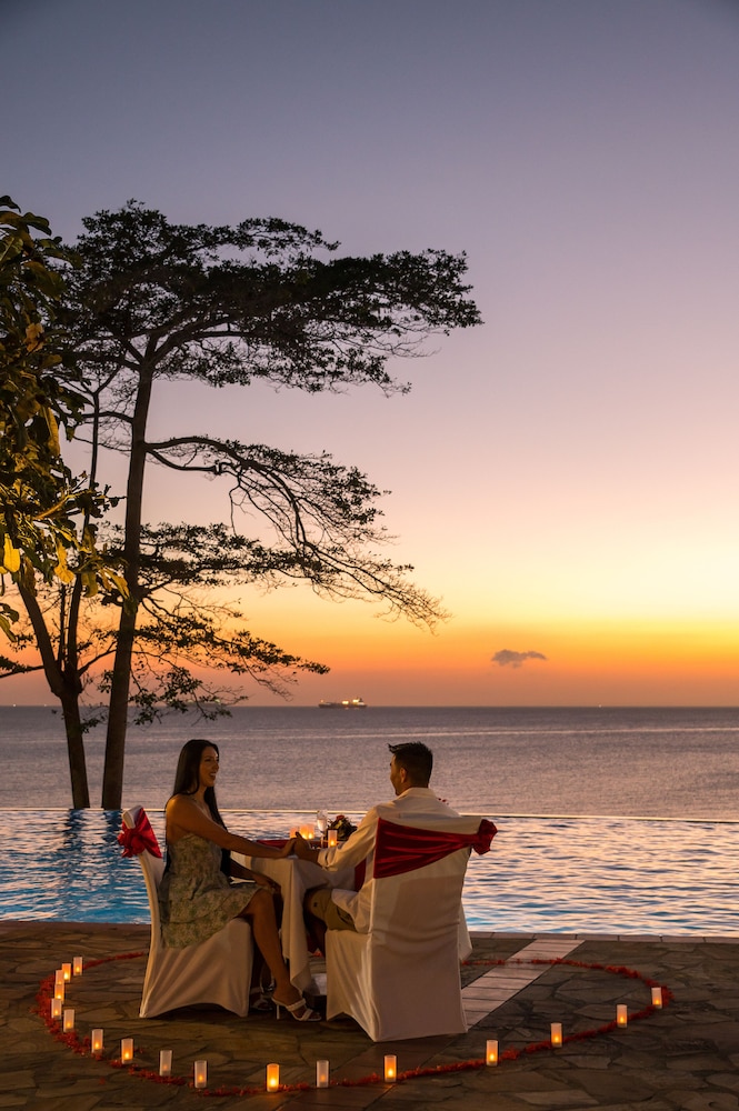 

Napoli - Mangapwani - Sea Cliff Resort & Spa