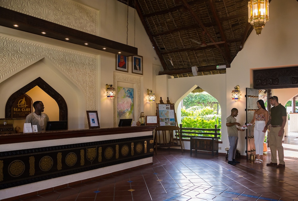 

Catania - Mangapwani - Sea Cliff Resort & Spa