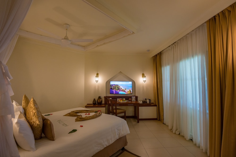 

Bologna - Mangapwani - Sea Cliff Resort & Spa