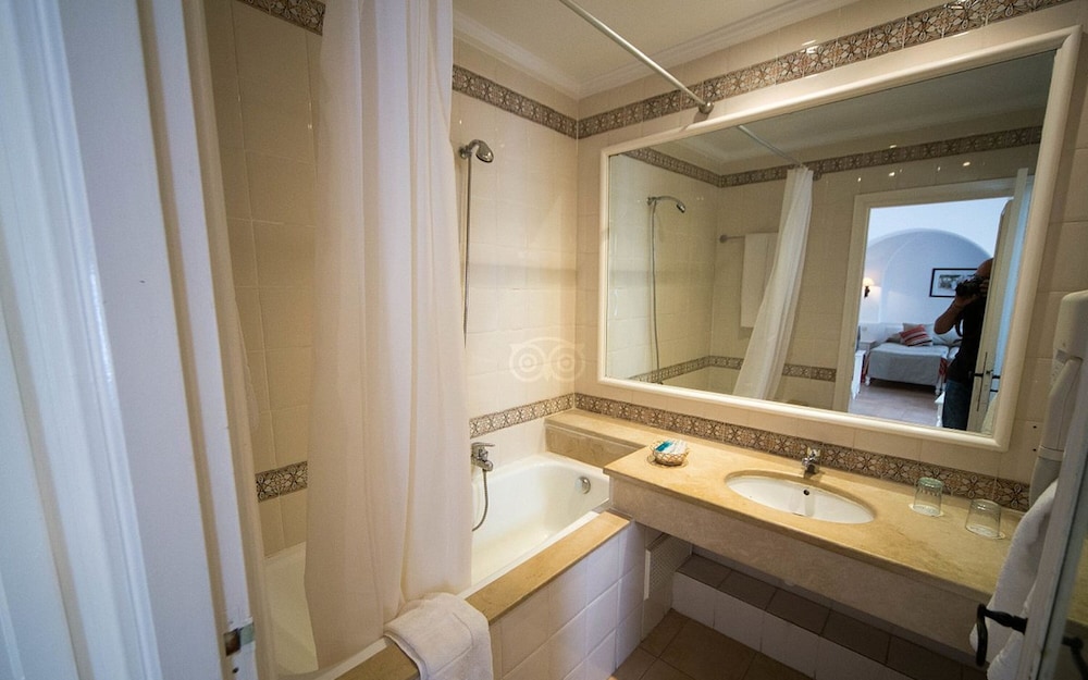 

Bologna - Taguermess - Royal Karthago Resort & Thalasso