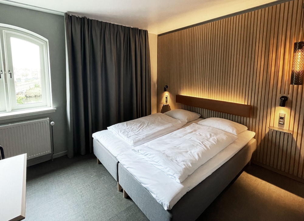 

Napoli - Køge - Zleep Hotel Køge