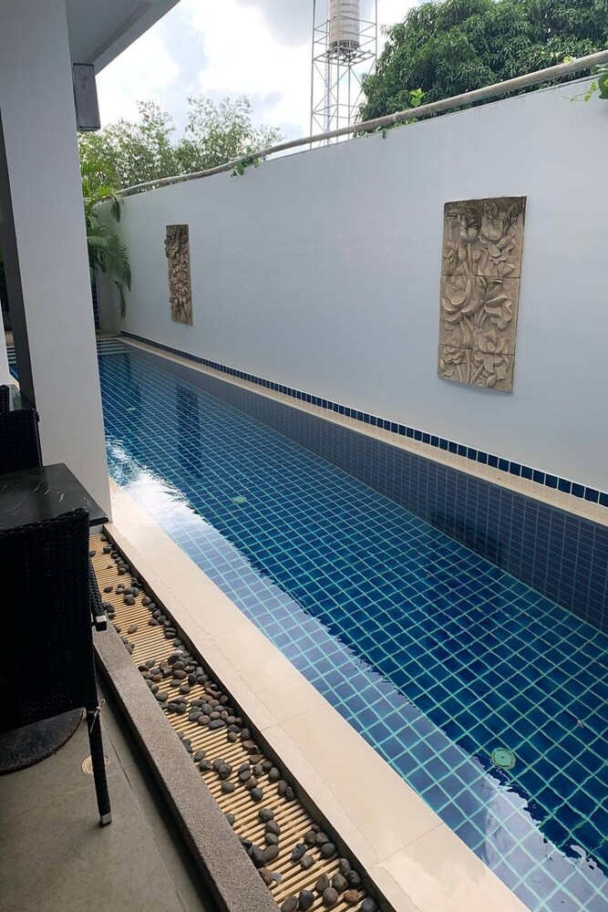 

Palermo - Rawai Beach - One World One Home Naiharn Hotel
