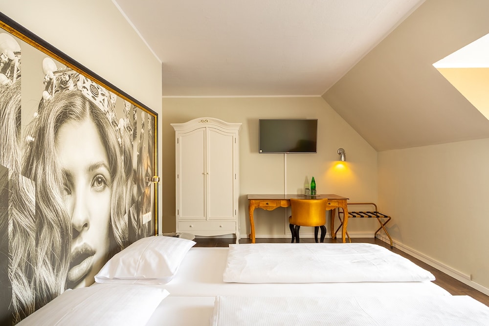 

Bari - Klosterneuburg - Hotel Calmo