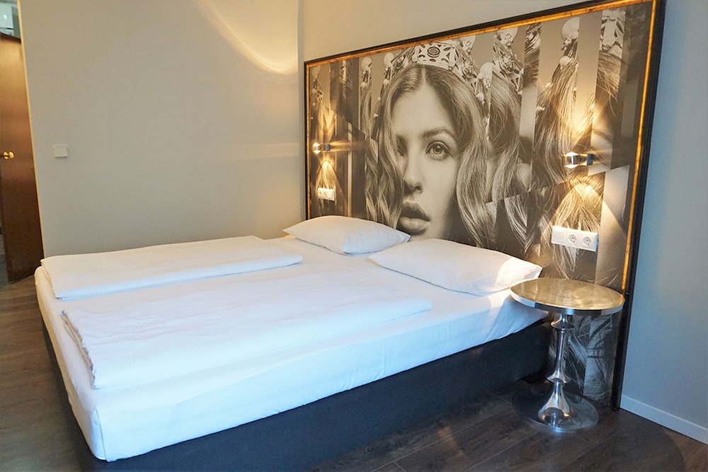 

Lamezia Terme - Vienna - Hotel Calmo