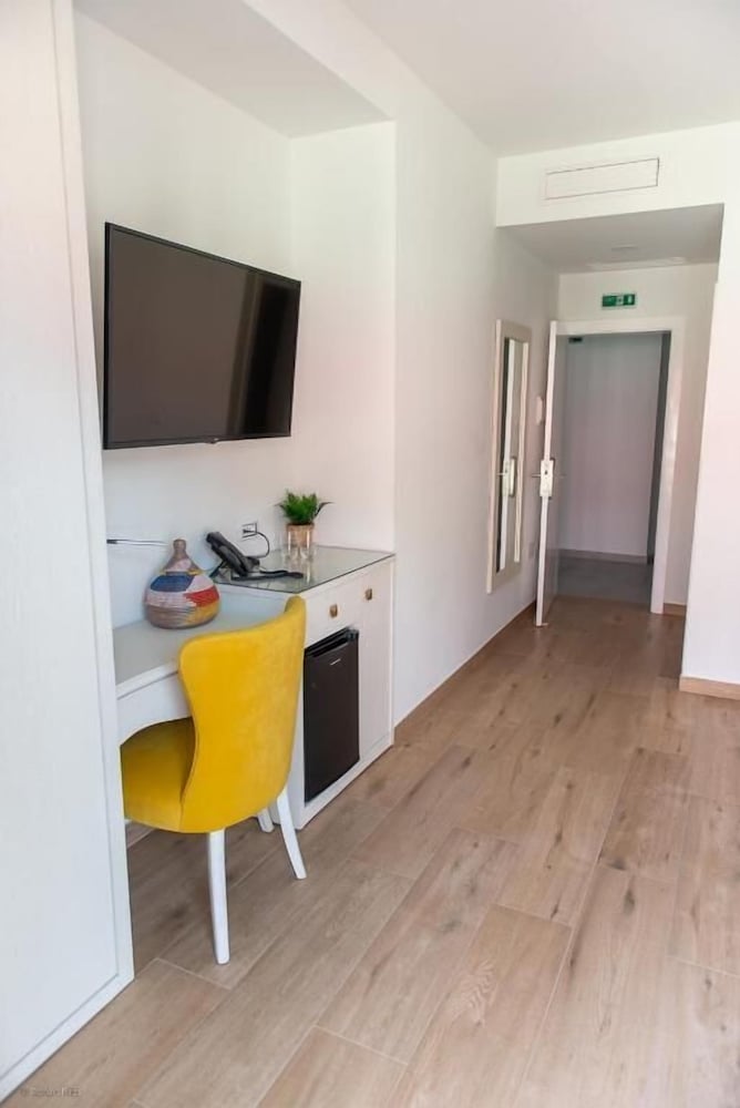 

Milano - Mindelo, Isola di São Vicente - Santa Cruz Boutique Hotel