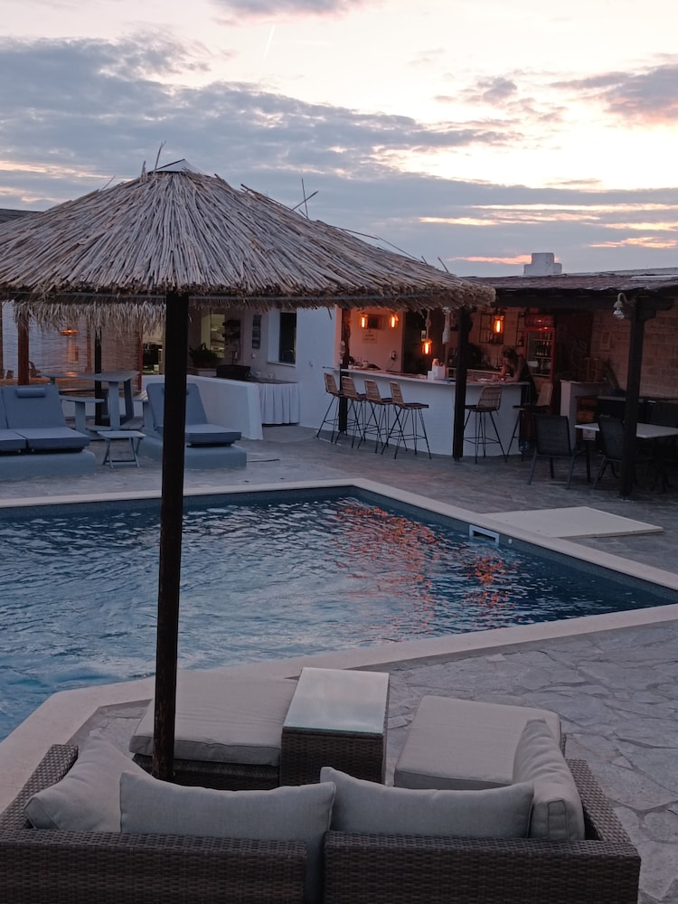 

Verona - Pirgaki - Naxos Summerland resort