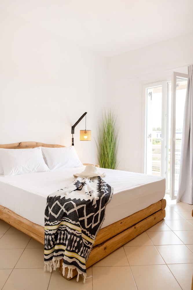 

Milano - Aliki (Paros) - Acoya Residences