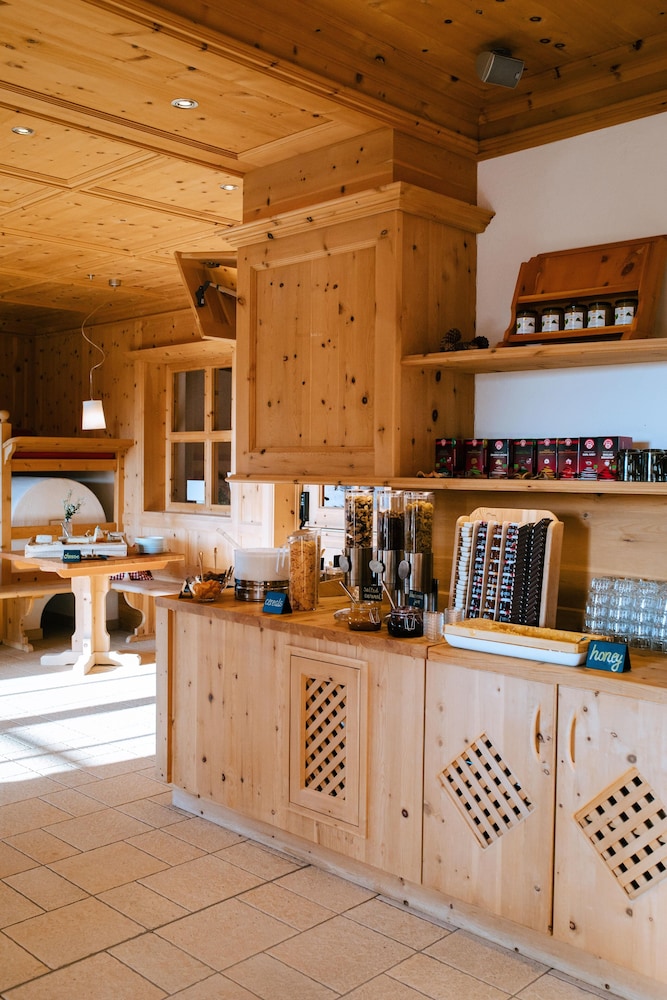 

Milano - Luson - Ütia de Börz Mountain Lodge