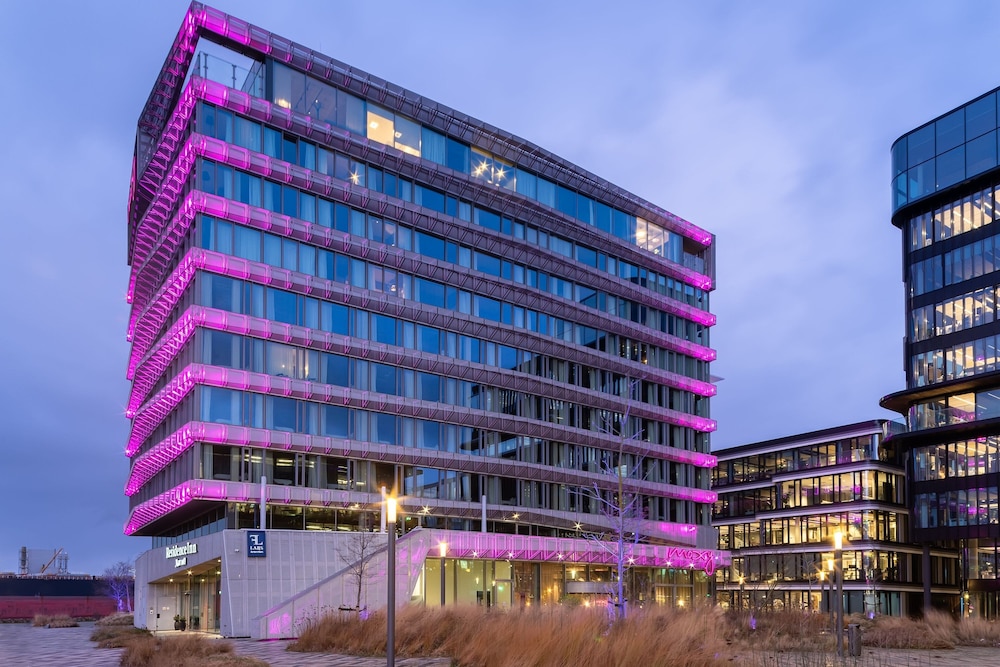 

Milano - Zaandam - Moxy Amsterdam Houthavens