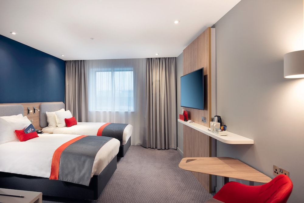 

Bologna - Shepperton - Holiday Inn Express London Heathrow T4