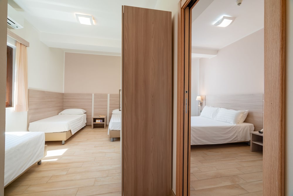 

Milano - Porto Conte - Hotel Portoconte