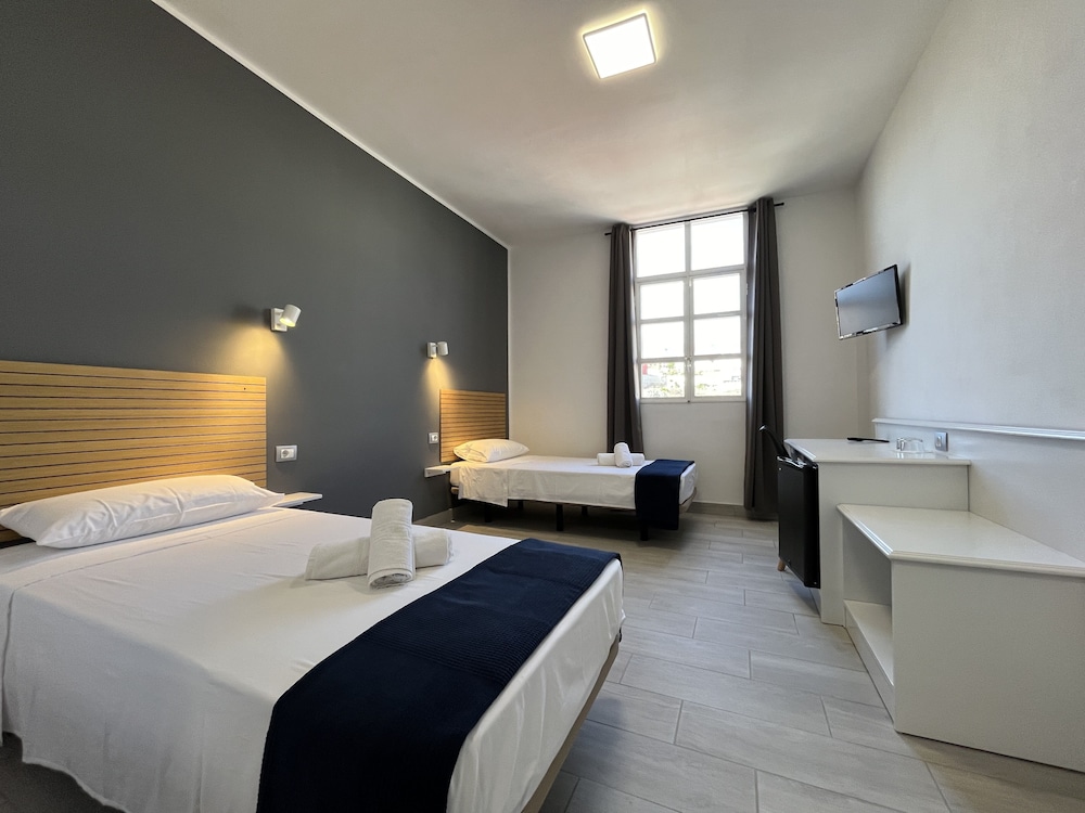 

Pisa - Arona - Hotel Pensión Cassandra
