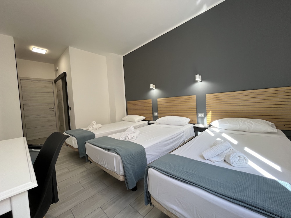 

Pisa - Arona - Hotel Pensión Cassandra