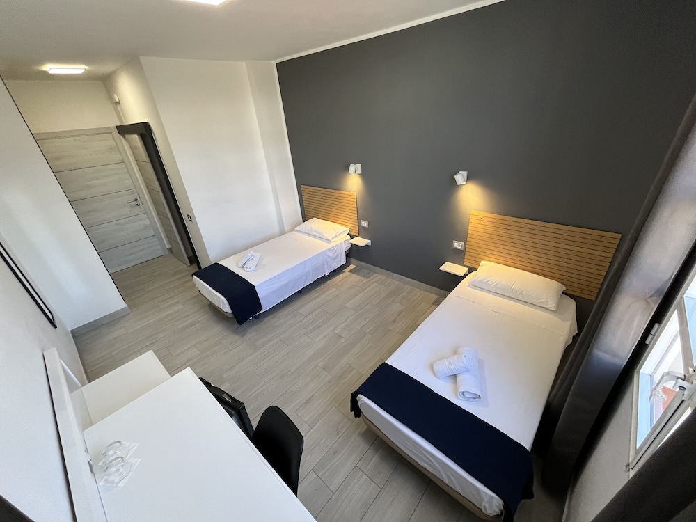 

Pisa - Arona - Hotel Pensión Cassandra