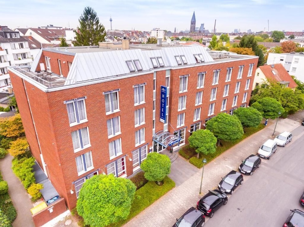 

Napoli - Dusseldorf - HK Hotel Düsseldorf City