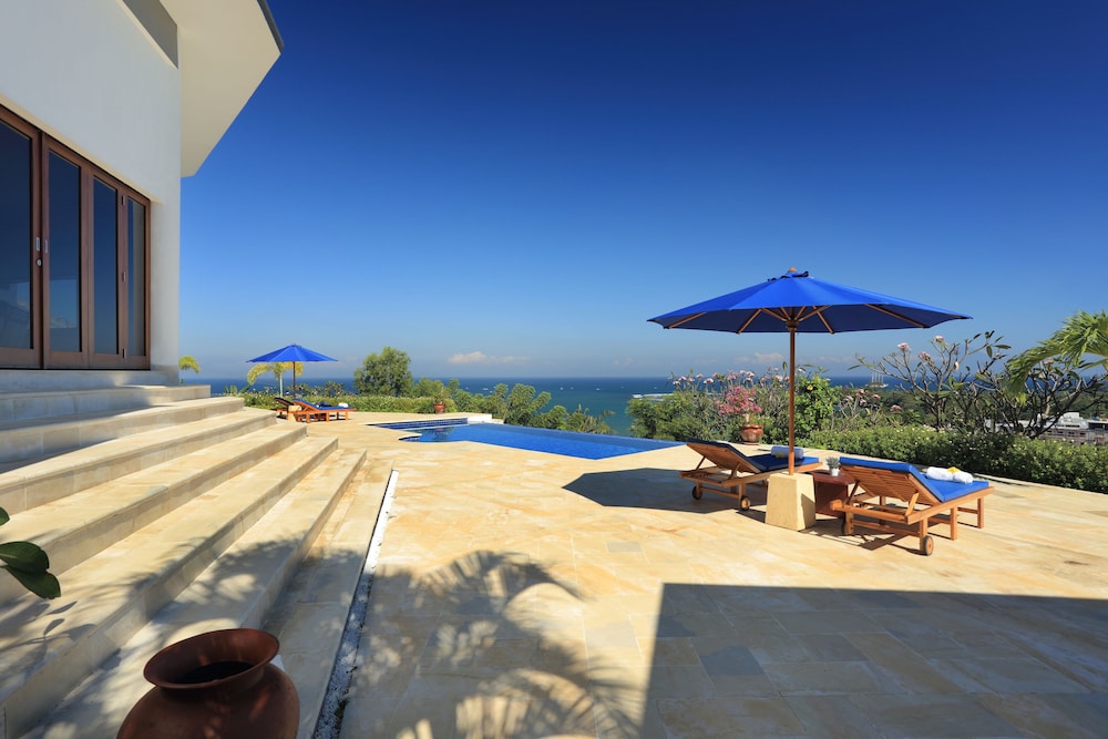 

Milano - Senggigi - Villa Kipas Retreat