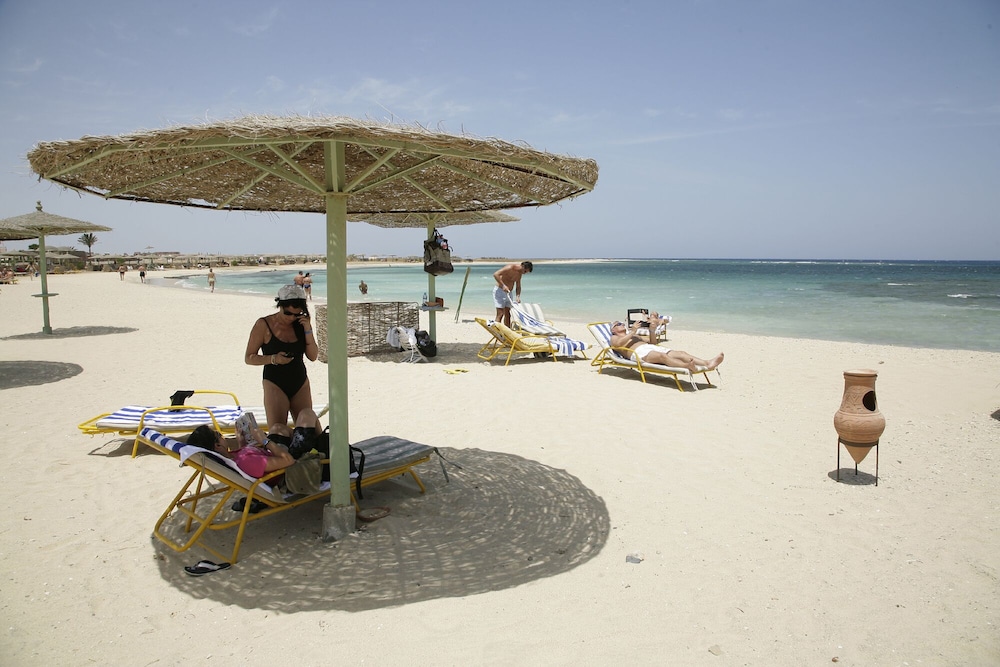 

Genova - Abū Ghuşūn - Shams Alam Beach Resort