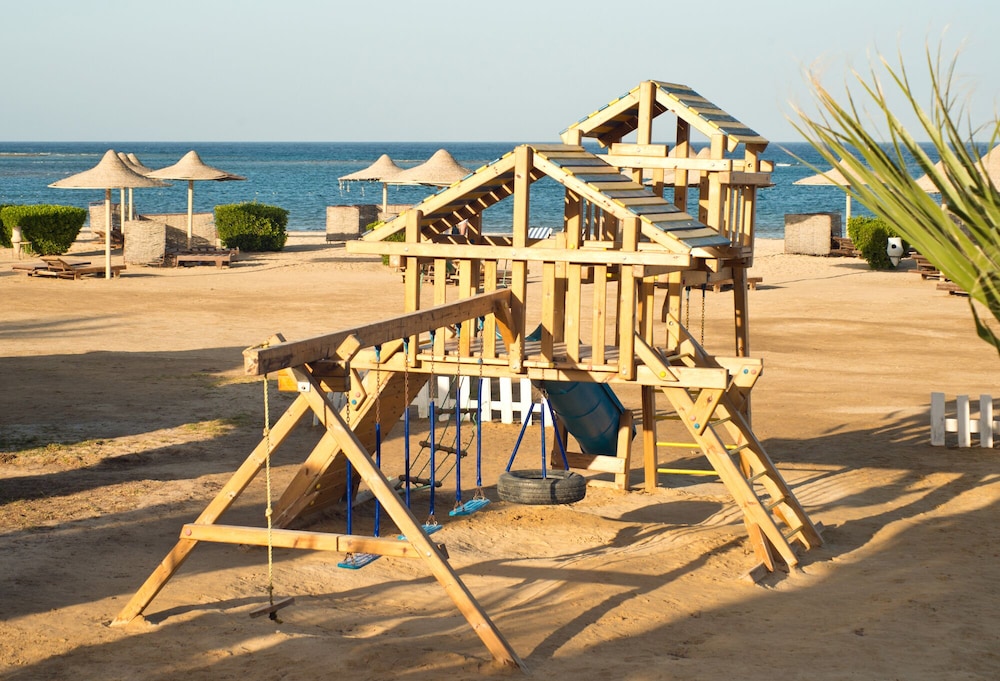 

Lamezia Terme - Abū Ghuşūn - Shams Alam Beach Resort