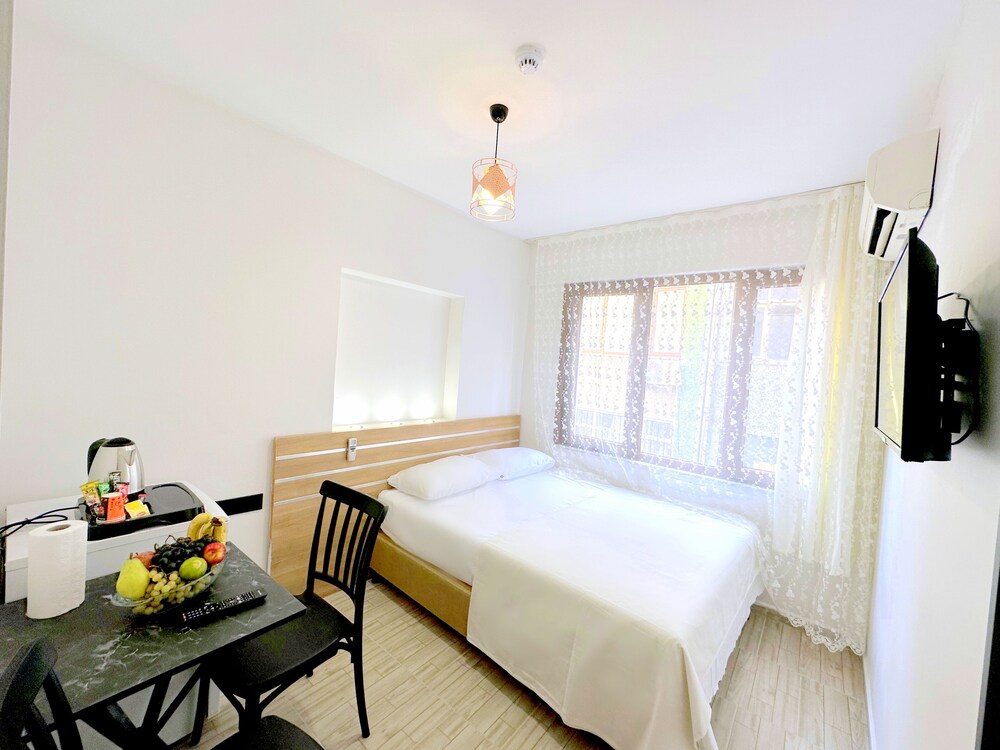 

Roma - Beyoğlu - Menesa Hotel