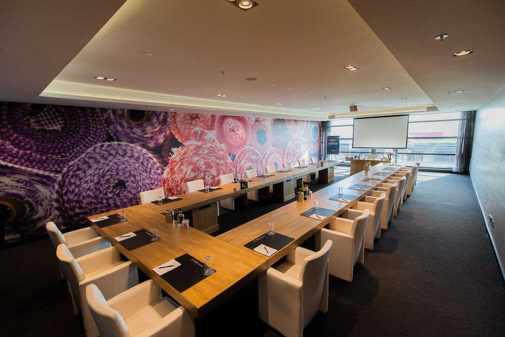 

Napoli - Eindhoven - Van der Valk Hotel Eindhoven