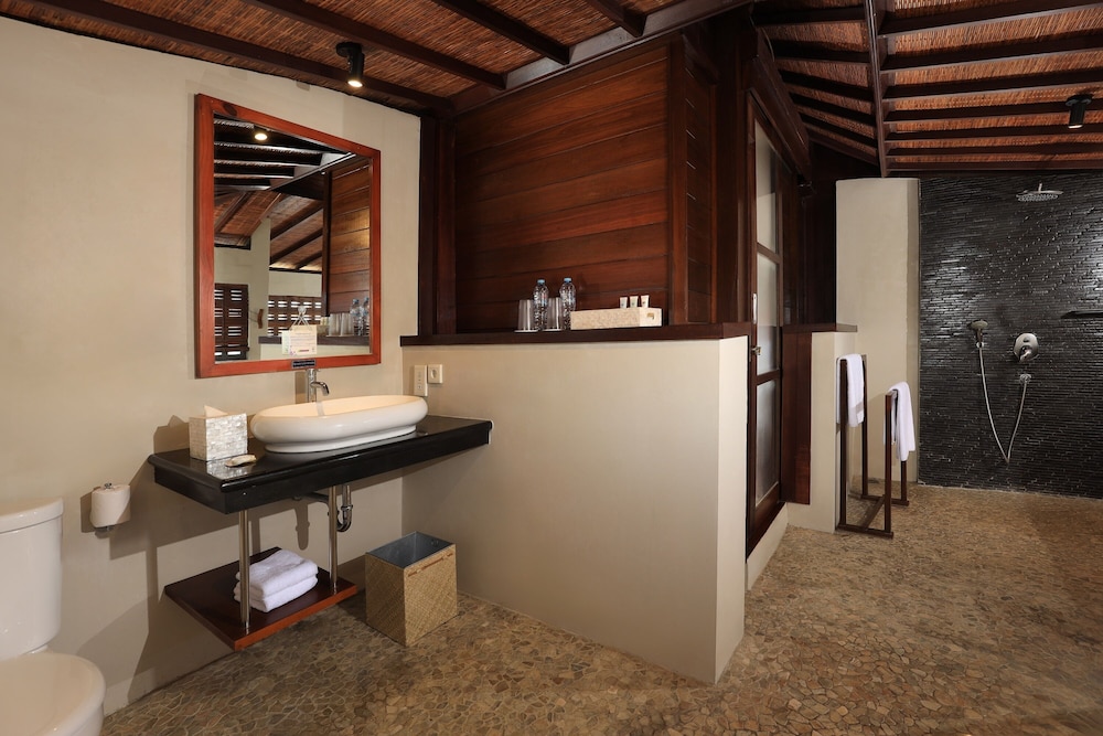 

Bari - Kerobokan - Amadea Resort & Villas Seminyak Bali
