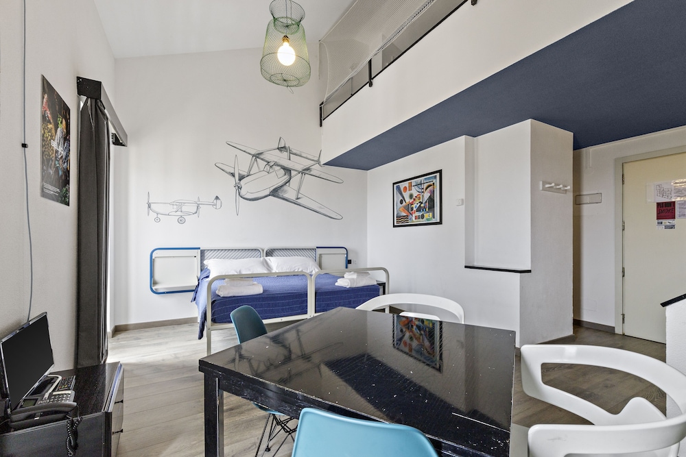 

Lamezia Terme - Genova - Hotel Britannia