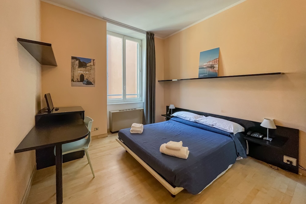

Lamezia Terme - Genova - Hotel Britannia