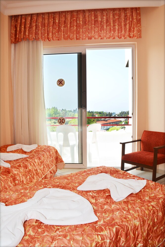 

Torino - Side - Side Kervan Hotel