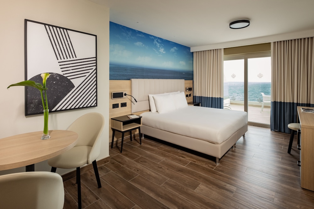 

Trapani - Malta - QAWRA Palace Resort & SPA