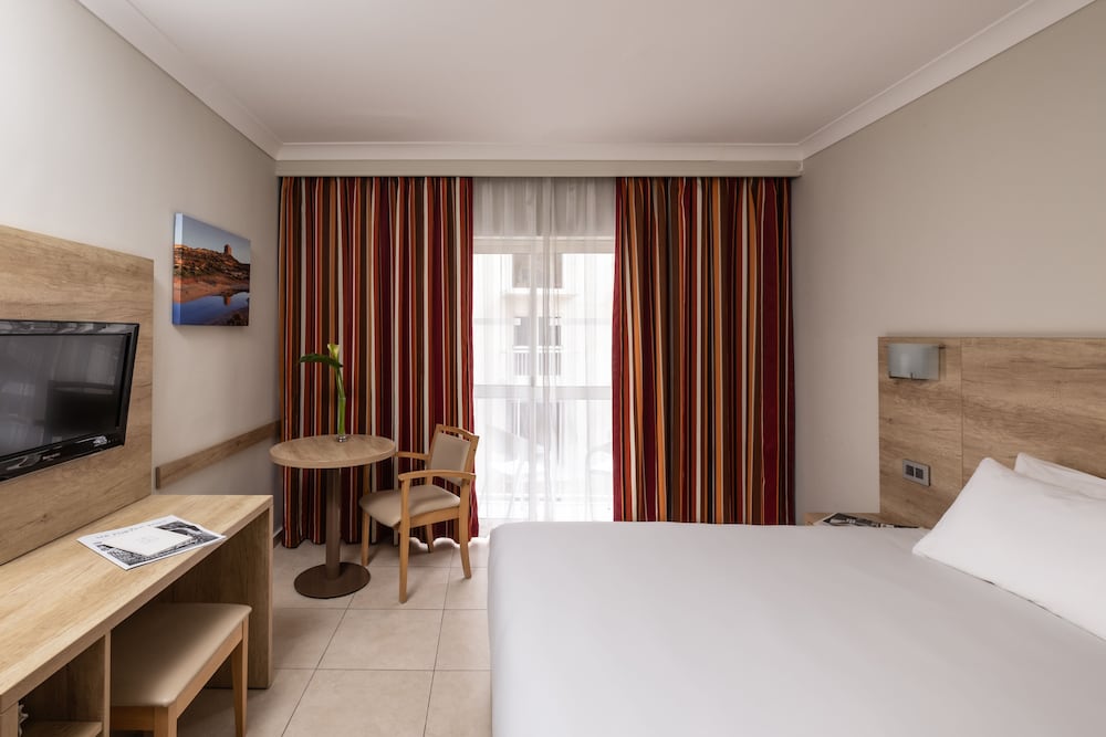 

Verona - St Paul's Bay - QAWRA Palace Resort & SPA
