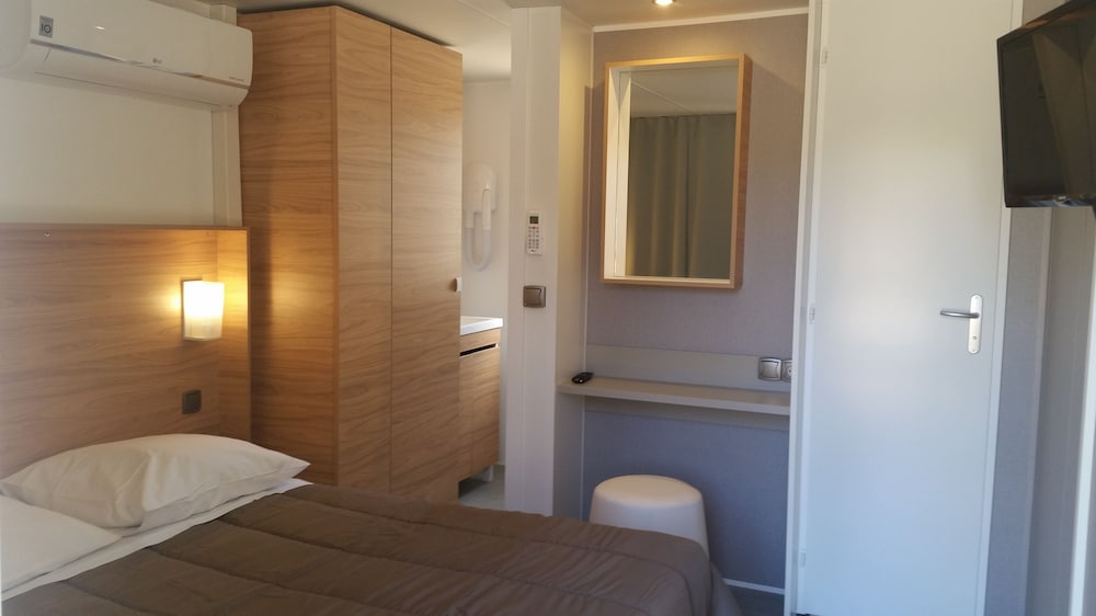 

Milano - Calvi - Camping La Pinède