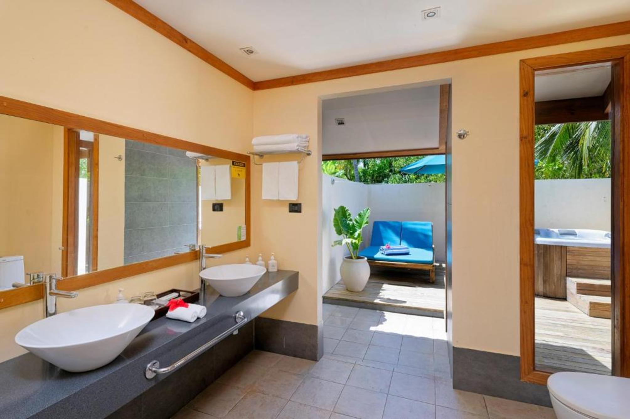 

Cagliari - Atollo di Addu - Canareef Resort Maldives