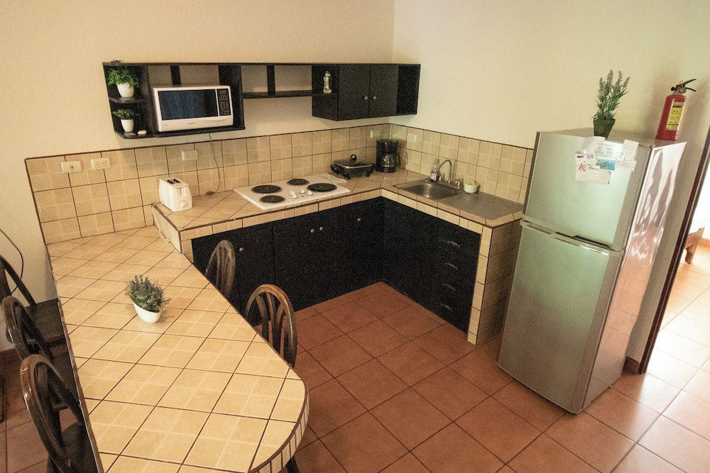 

Roma - Playa Hermosa - Anona Guesthouse