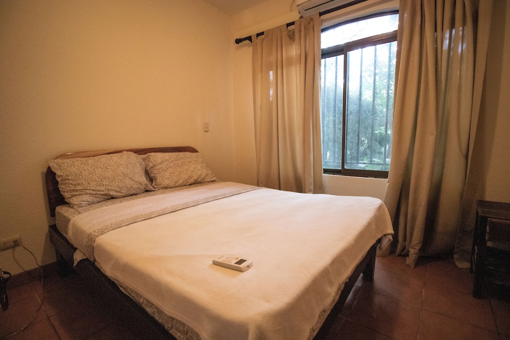 

Roma - Playa Hermosa - Anona Guesthouse