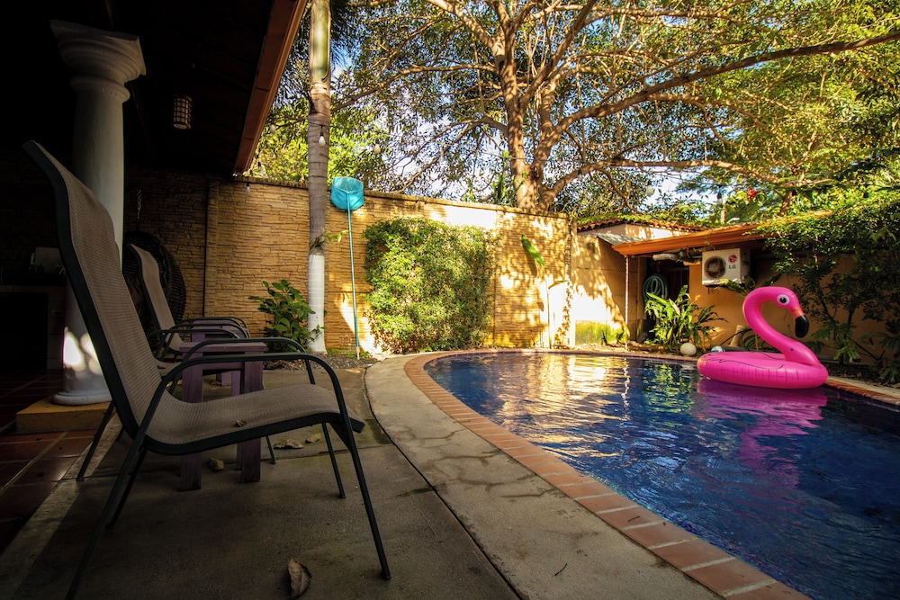 

Milano - Papagayo - Anona Guesthouse
