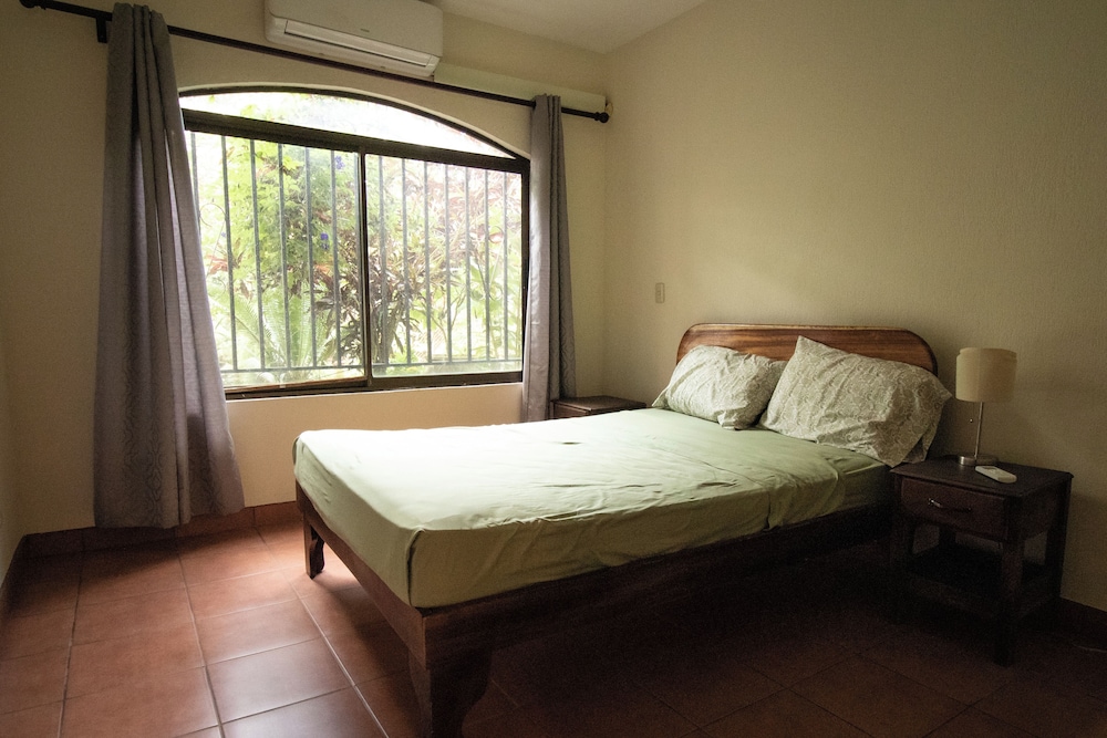 

Roma - Playa Hermosa - Anona Guesthouse