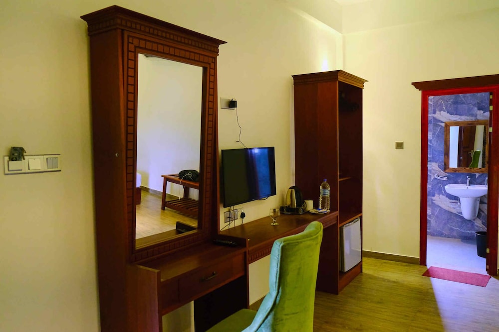 

Roma - Mirissa - Polhena Grand Resort