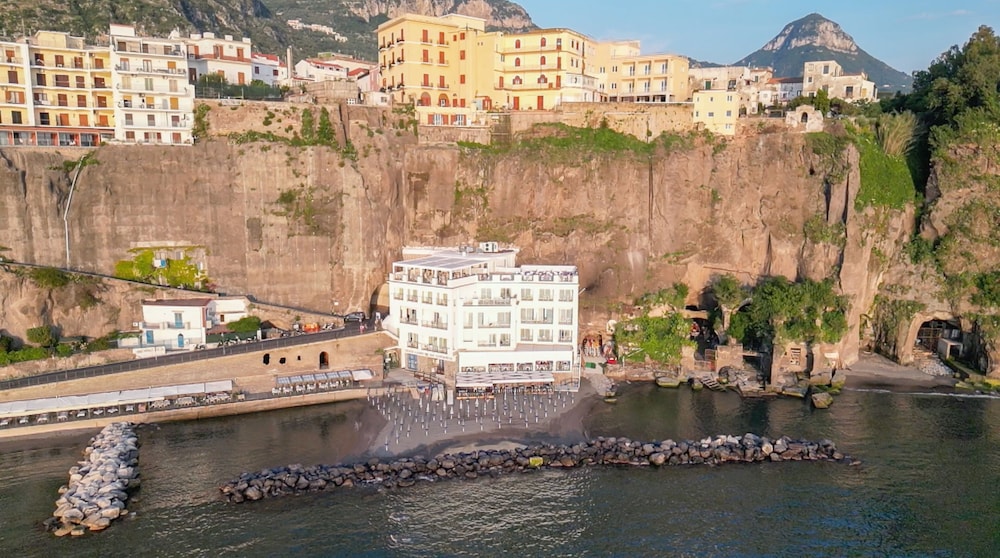 

Milano - Massa Lubrense - Hotel Giosue' a mare Sorrento